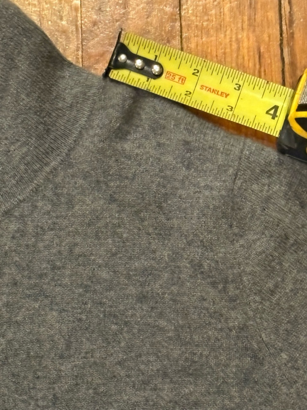 In Cashmere Women's Button-Up Cardigan Sweater in Gray, Size Xl - Picture 9 of 10